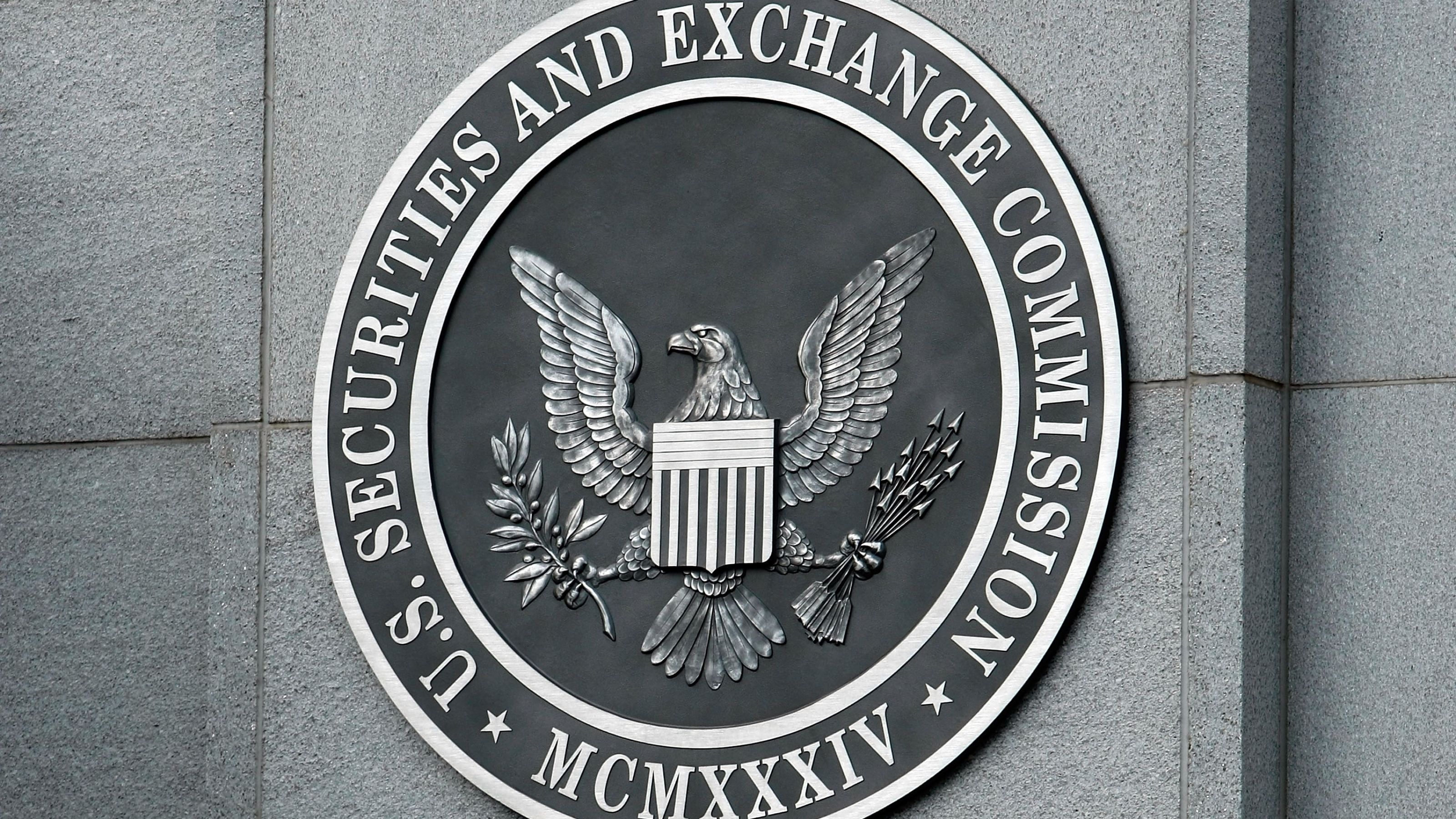 Sec commissioner disagrees with agency’s winklevoss bitcoin etf rejection Sec