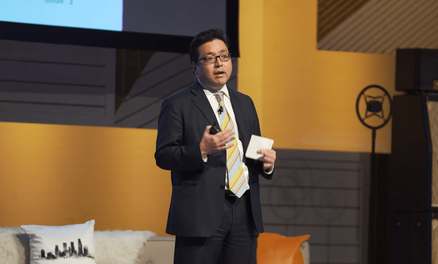 Forget bitcoin etf, an etn already allows us investors to invest in btc Tom lee