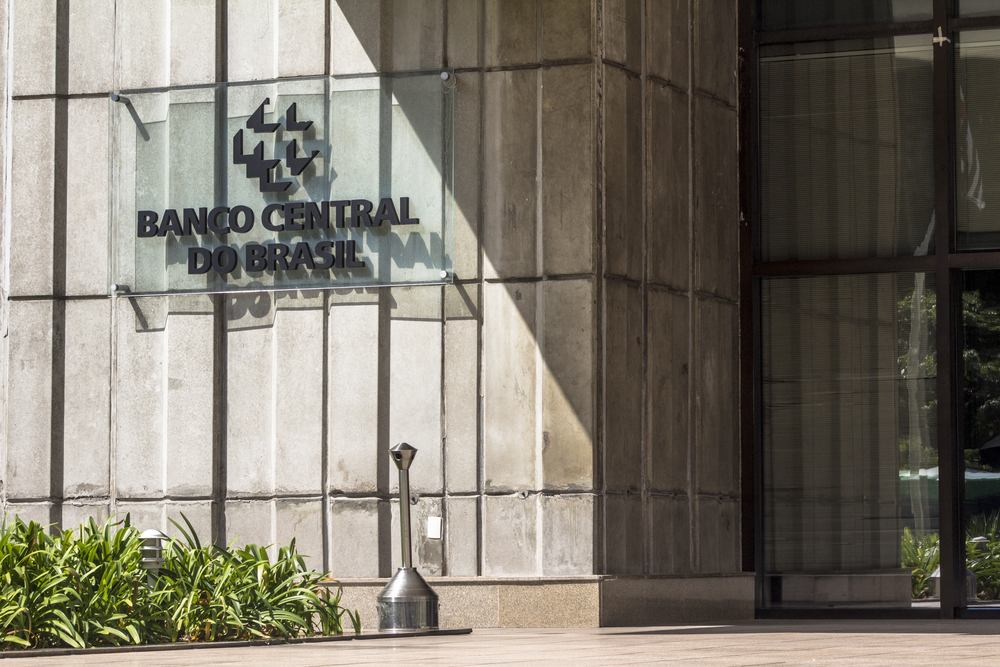 Brazilian cryptocurrency exchange wins injunction against bank who closed its account Brazil central bank bitcoin