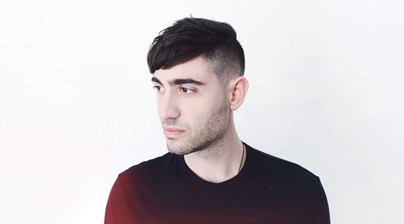 Dj who “turned down wall st. ” is on a quest to decentralize music festivals Dj who “turned down wall st. ” is on a quest to decentralize music festivals