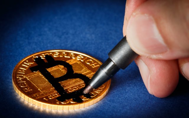 Shutterstock_783488575-640x400. Jpg Van eck: btc investors also investing in gold