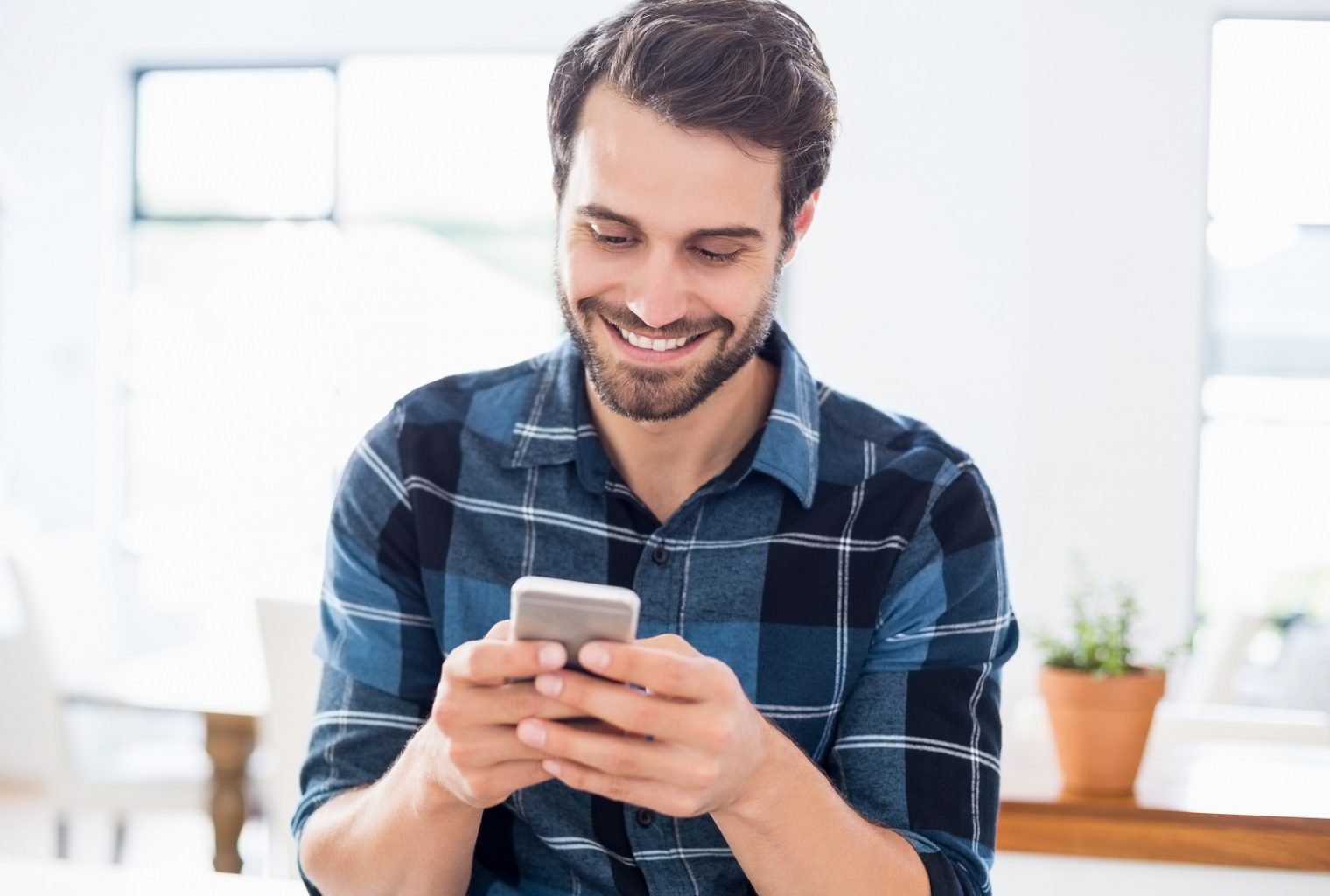 Smartphone wallpaper lets you track the price of your favorite coins Smartphone wallpaper lets you track the price of your favorite coins