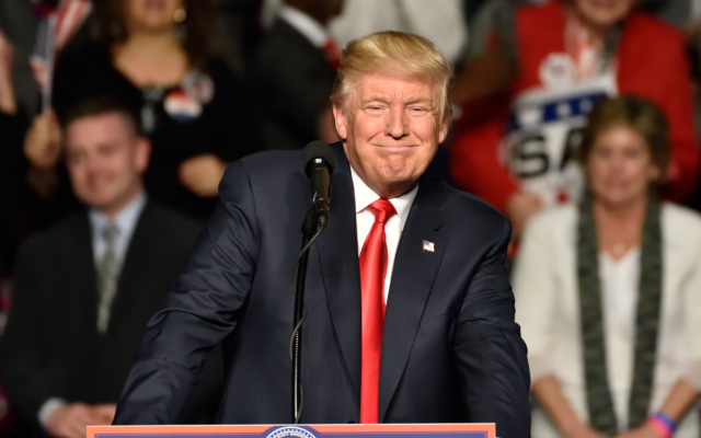 Stock market plunge, bitcoin up as us-china trade war escalates Stock market plunge, bitcoin up as us-china trade war escalates