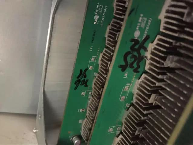 Bitmain allegedly sold asic miners caked with dust Bitmain