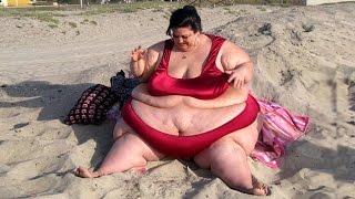 Former weight-gain queen drops 240lbs to save her life Former weight-gain queen drops 240lbs to save her life