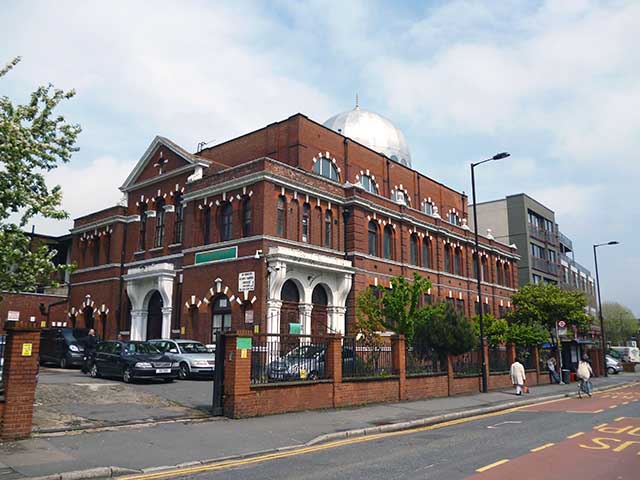 Uk mosque raises 14,000 gbp in cryptocurrency donations despite concerns of islamic leaders A uk turkish-owned mosque will become the country’s first to accept cryptocurrency donations during ramadan, putting it at odds with ankara on the subject.