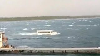Video of duck boat's final moments show it struggling to stay afloat Video of duck boat's final moments show it struggling to stay afloat