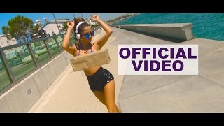 Komodo - blue suede shoes (official music video) Komodo - blue suede shoes (official music video)
