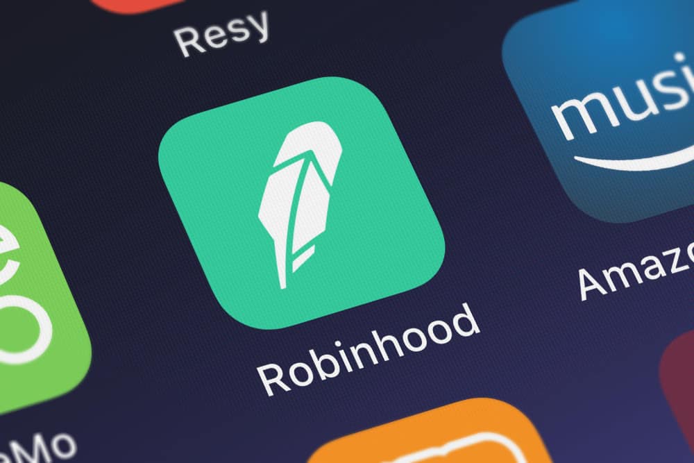 Pro-crypto fintechs robinhood & revolut aim to replace bitcoin-hostile banks Robinhood cryptocurrency trading bitcoin