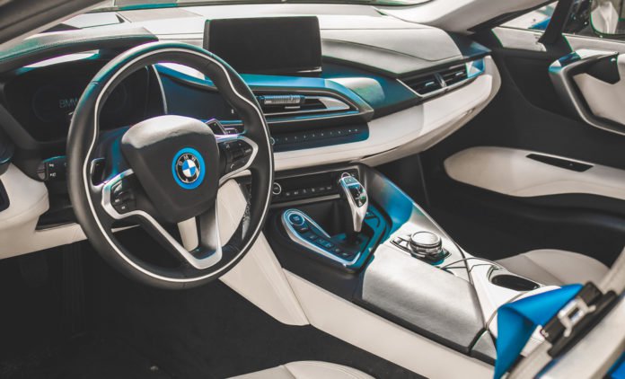 Verifycar Bmw uses the vechain public blockchain for dapp “verifycar”