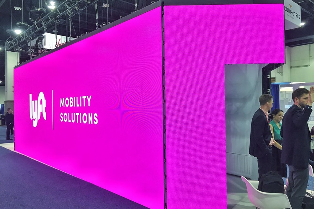 Lyft launches investor road show in a bid to win large commitments to its ipo Lyft launches investor road show in a bid to win large commitments to its ipo