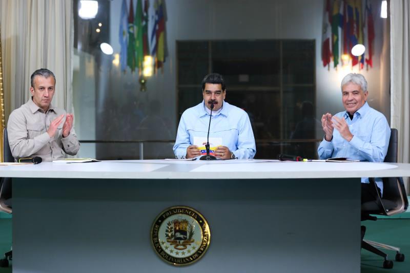 Venezuela president urges investors to buy petro as citizens prefer bitcoin Maduro venezuela
