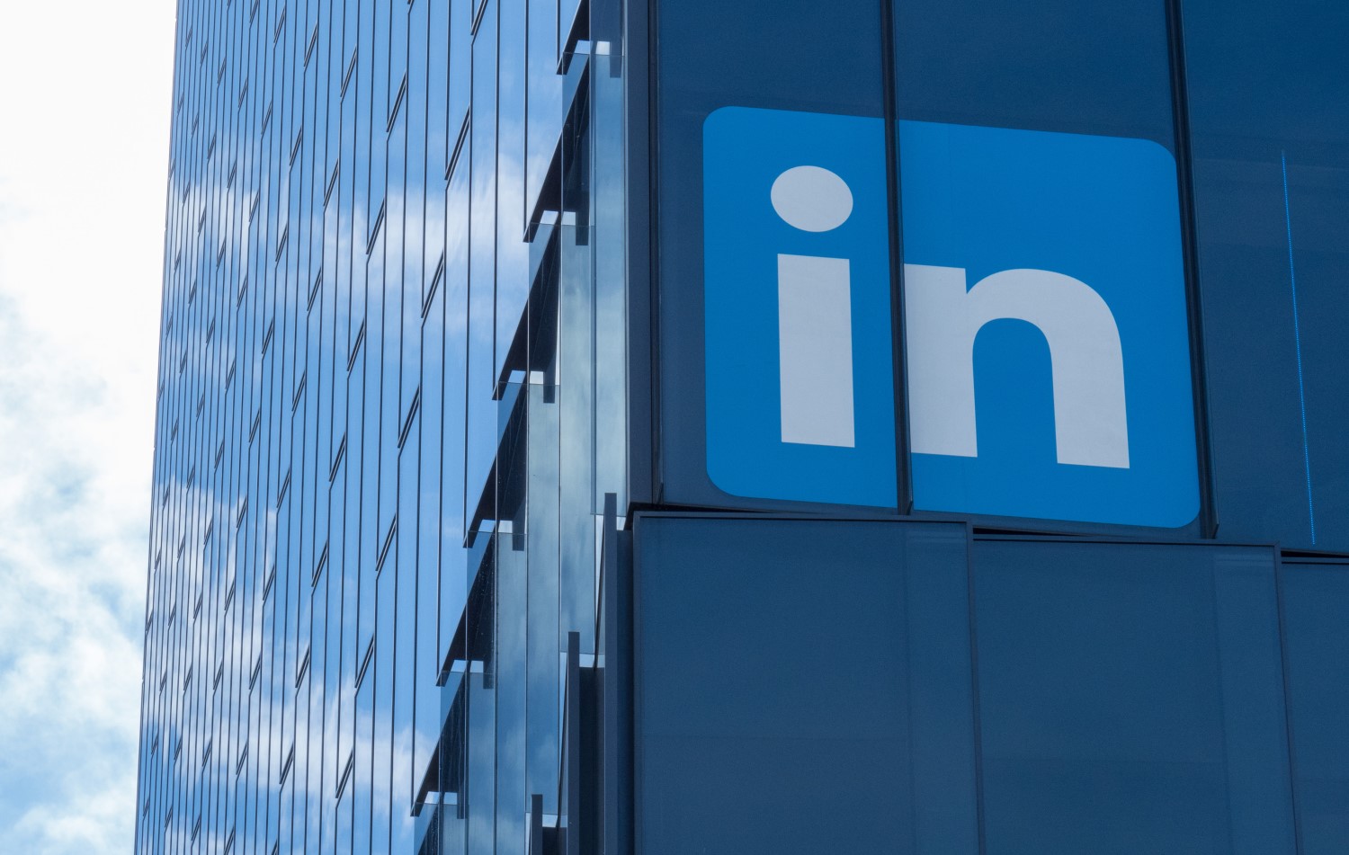 Coinbase tops jpmorgan in linkedin list of most popular employers Coinbase tops jpmorgan in linkedin list of most popular employers