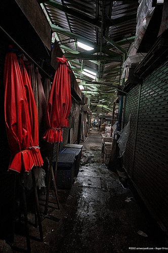 Almost deserted in khlong toei market Tags