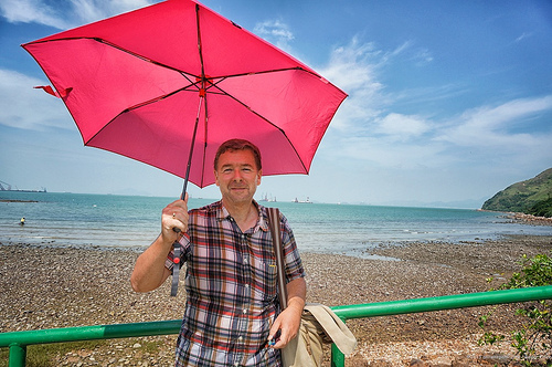 Ok, i wanted the mustard-green umbrella but it was out of stock in the machine and somehow i ended up with this one instead... Tags