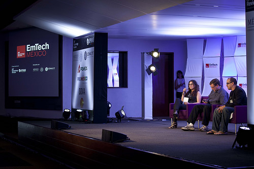 Lucía cangas, jeff garzik y dave mcclure Tags