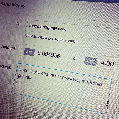 Devolviendo los 3 euros que me prestó mi suegro para el bondi, pagándole en bitcoin. Revolution, baby. Tags