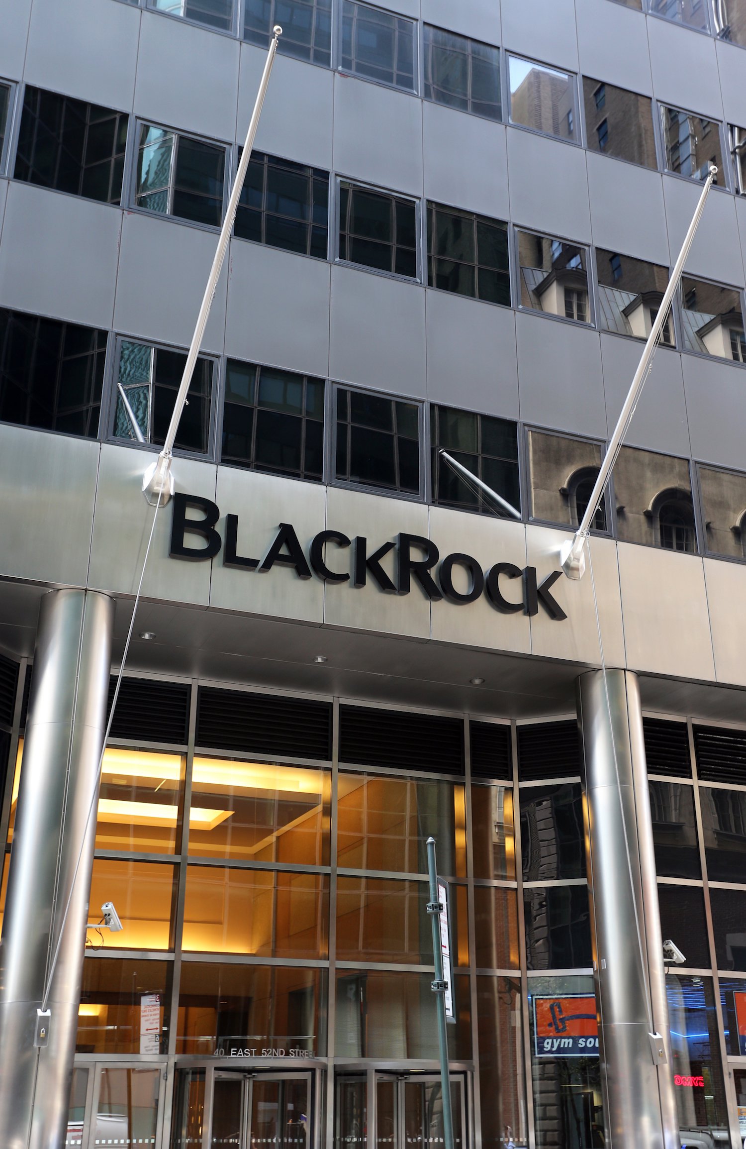 Blackrock cautions crypto investors: 'complete losses' possible Blackrock cautions crypto investors: 'complete losses' possible
