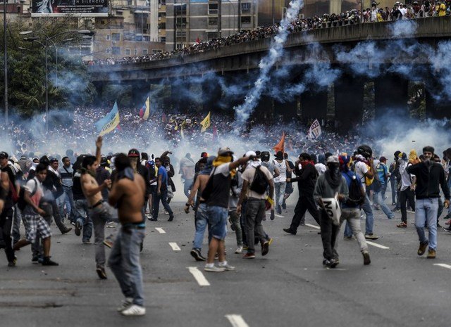 Venezuela decides one coin’s not enough, readies new ‘petro gold’ token Venezuelan protests - juan barreto/afp