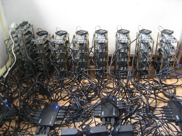 Chinese authorities seize 600+ computers used for bitcoin mining Bitcoin mining