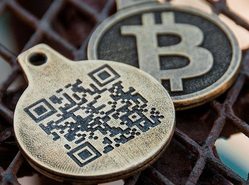 Engraved qr bitcoin keychain 2a