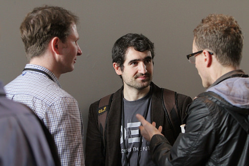 27-10_23_46-01-7d1_0378 Tags