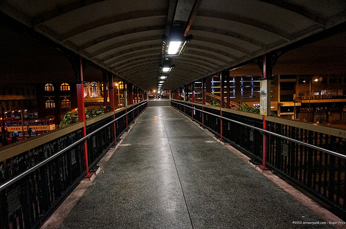 Walkway to shun tak Tags