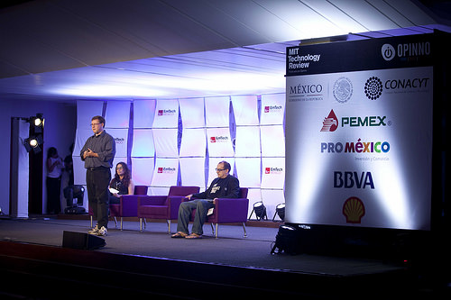 Lucía cangas, jeff garzik y dave mcclure Tags