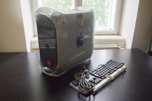 Apple g4 desktop (pre-imac) powerpc 400 / power mac g4 mit 20gb festplatte, 1gb ram Tags