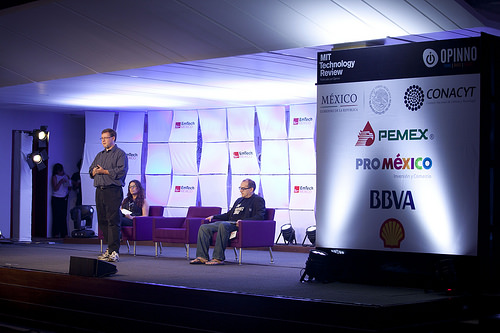 Lucía cangas, jeff garzik y dave mcclure Tags