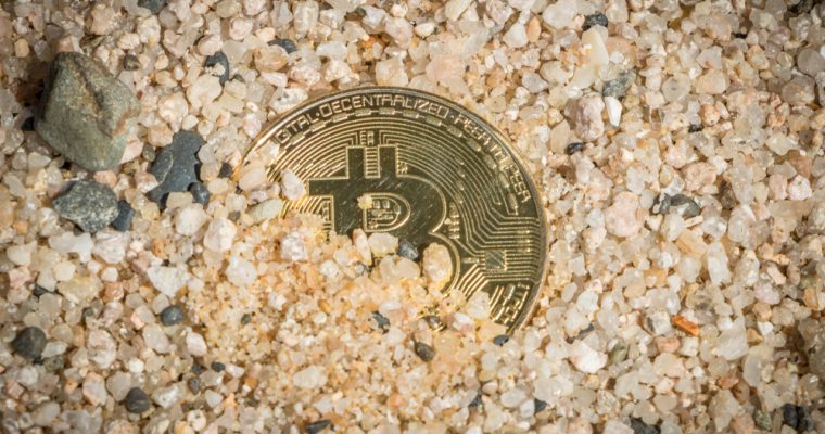 Bitcoin price struggles to break through resistance at $9,000
